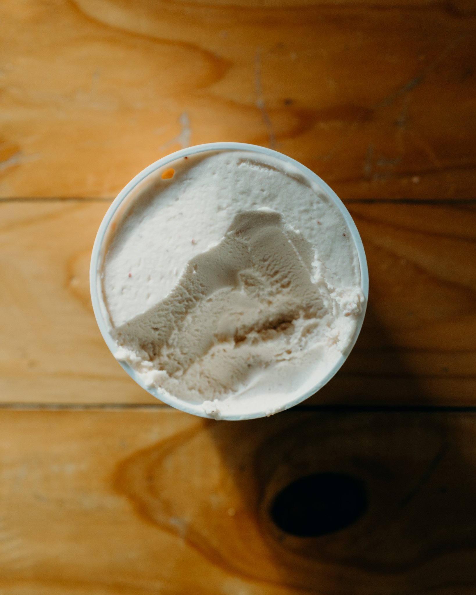 Apple and oats ice cream tub