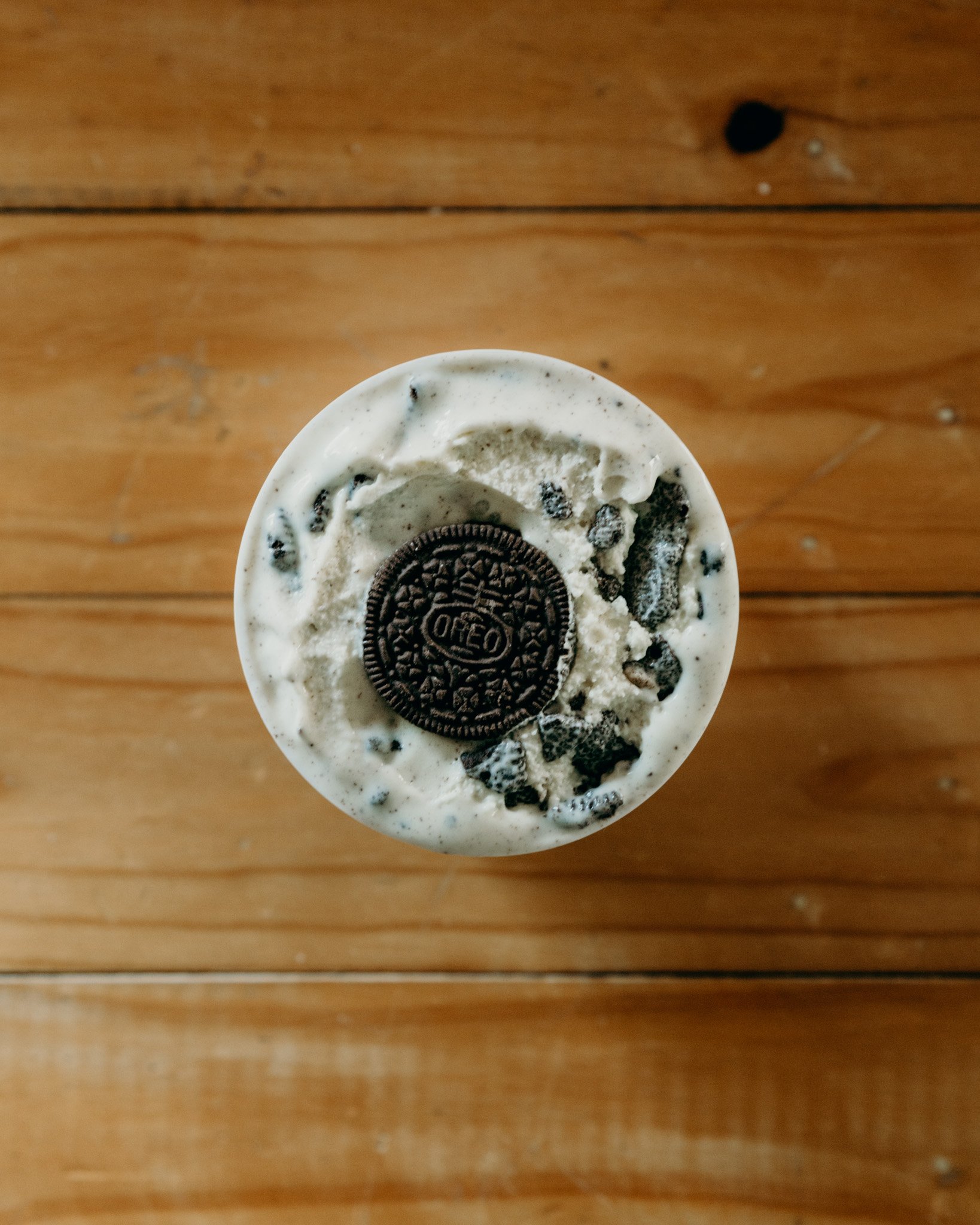 Cookies & cream ice cream tub